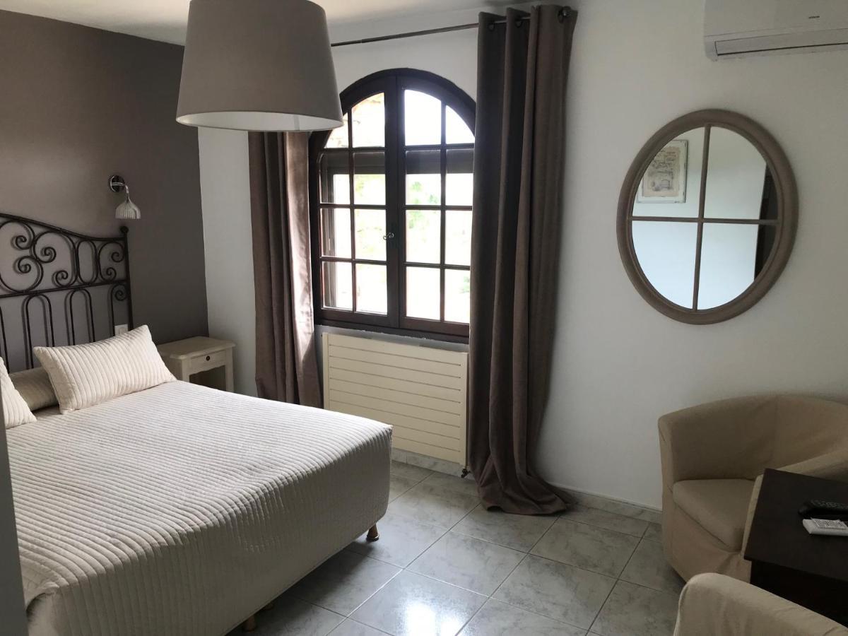 Logis Hotel Le Manoir & Lounge Apt Exterior foto